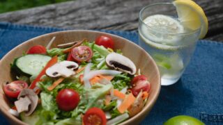 売れるサラダ容器の選び方｜売上を伸ばすための素材・形状・トレンド分析