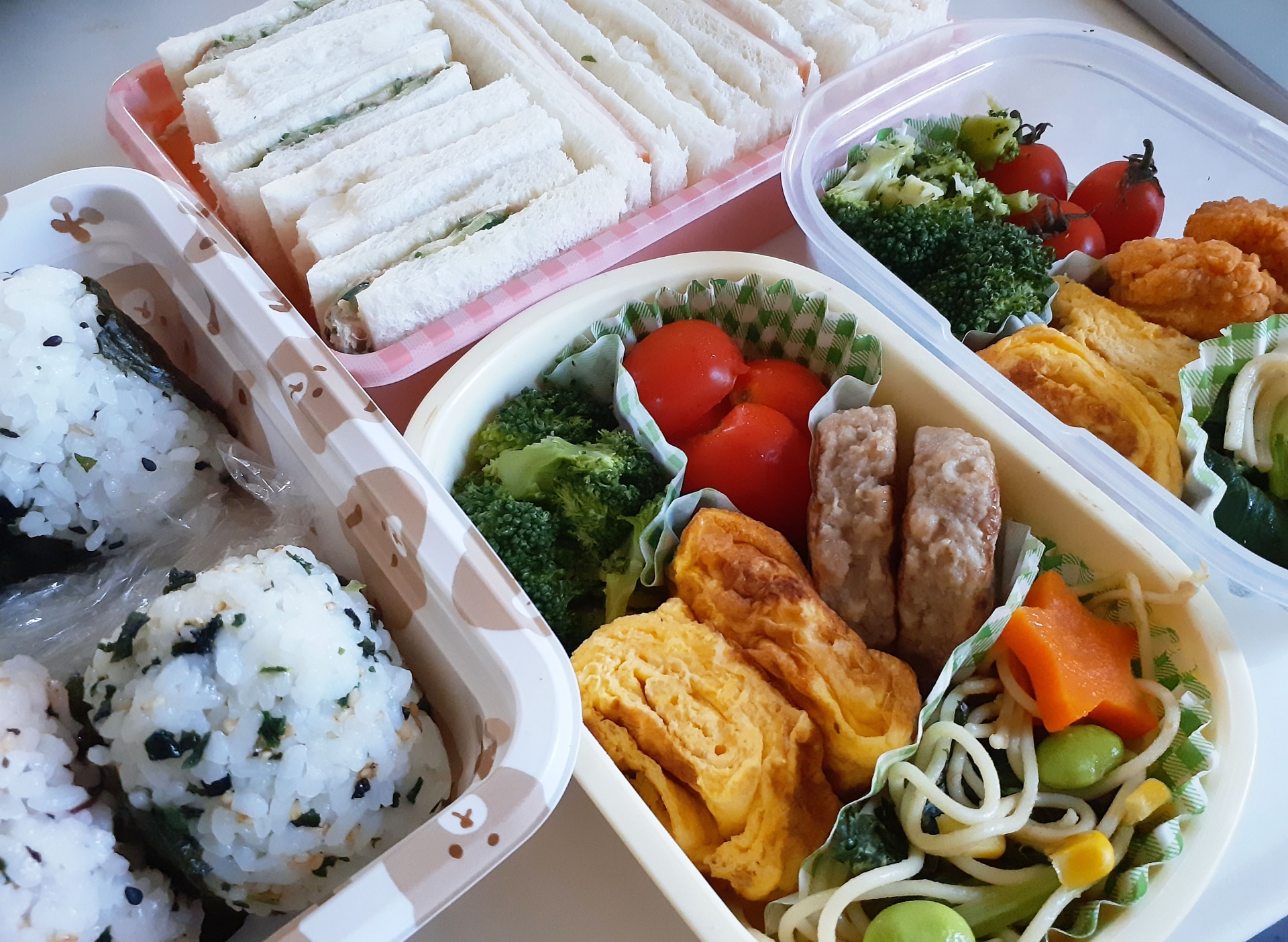 失敗しない使い捨てカップ容器の選び方｜素材別の耐熱性を徹底比較！